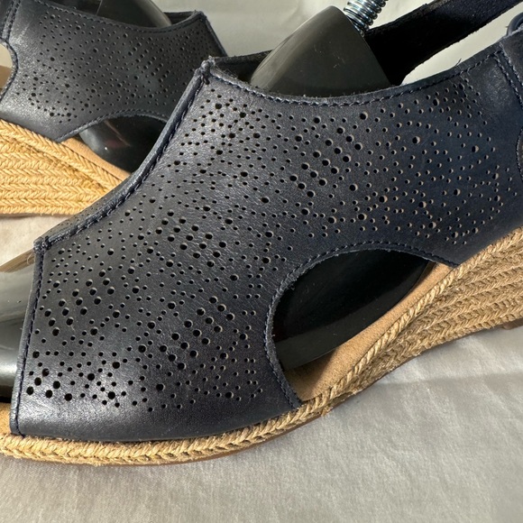 Clarks Lafley Rosen Wedge Leather Women's‎ 8 M Sandals Espadrille Navy Blue - Picture 2 of 10